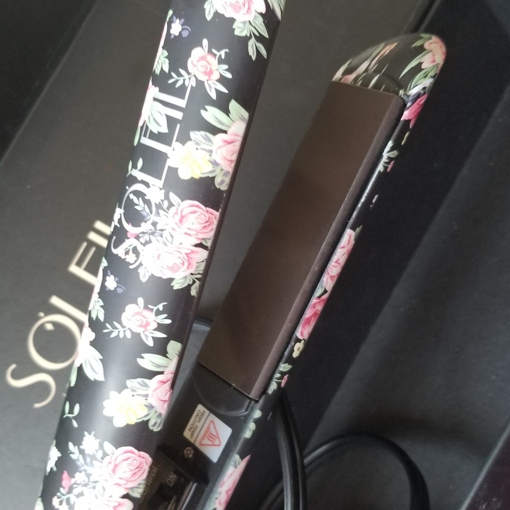 SOLEIL flat iron - Picture 3 of 4